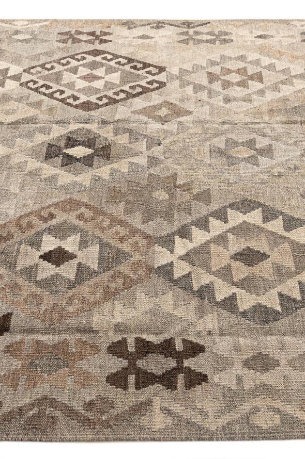 Detail image of 5' 9 x 7' 9 Hand Woven Kilim Maymana Wool Rug