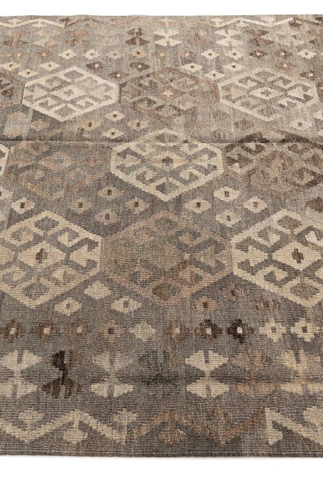 Detail image of 5' 10 x 8' Hand Woven Kilim Maymana Wool Rug