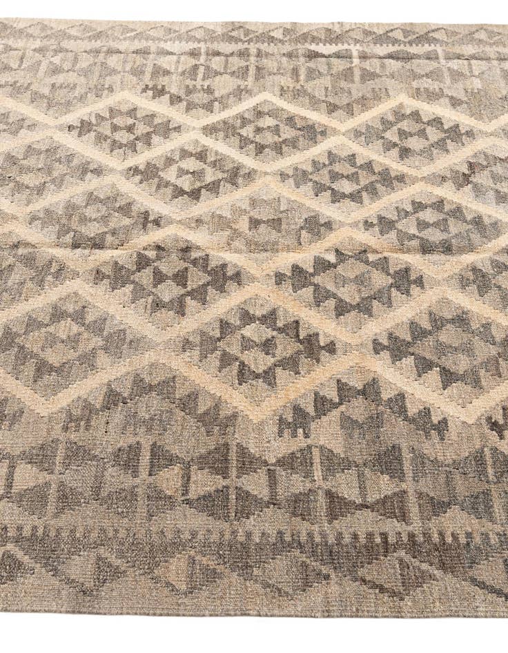 Detail image of 5' 7 x 8'  Hand Woven Kilim Maymana Wool Rug