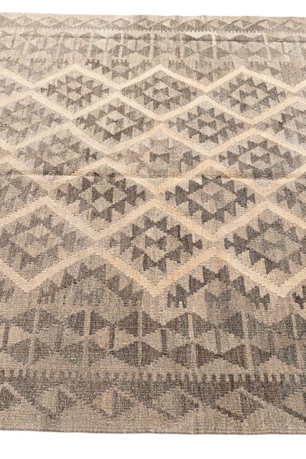 Detail image of 5' 7 x 8' Hand Woven Kilim Maymana Wool Rug