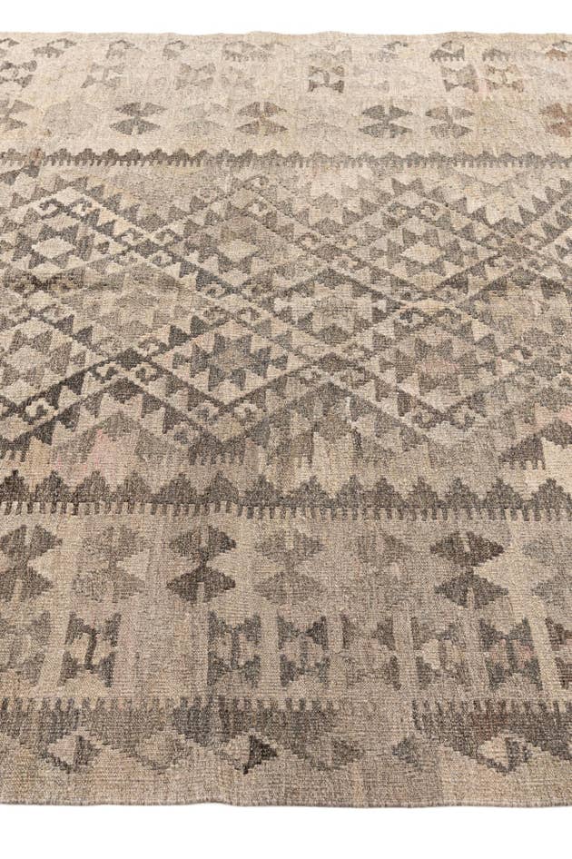 Detail image of 5' 6 x 8' 4 Hand Woven Kilim Maymana Wool Rug