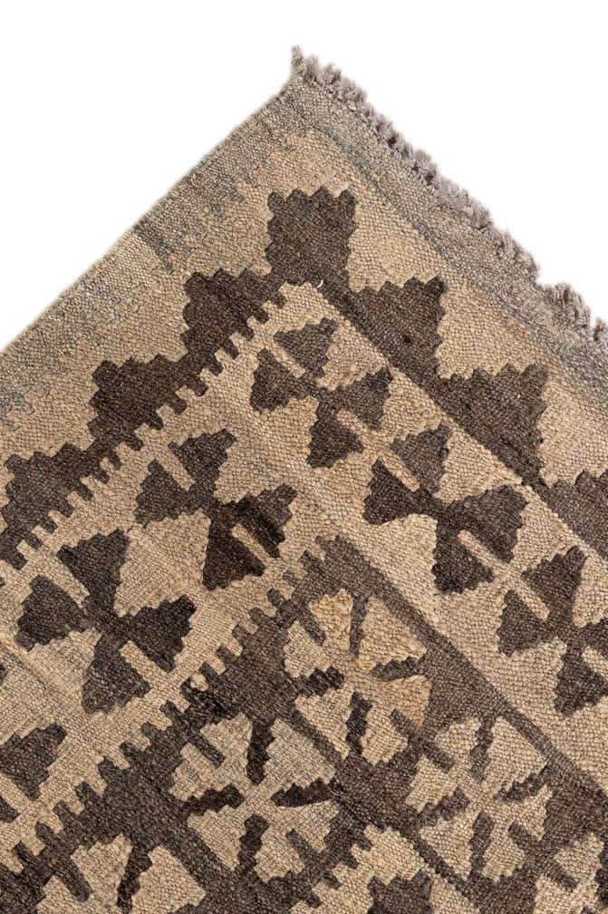 5' 9 x 8' 7 Hand Woven Kilim Maymana Wool Rug