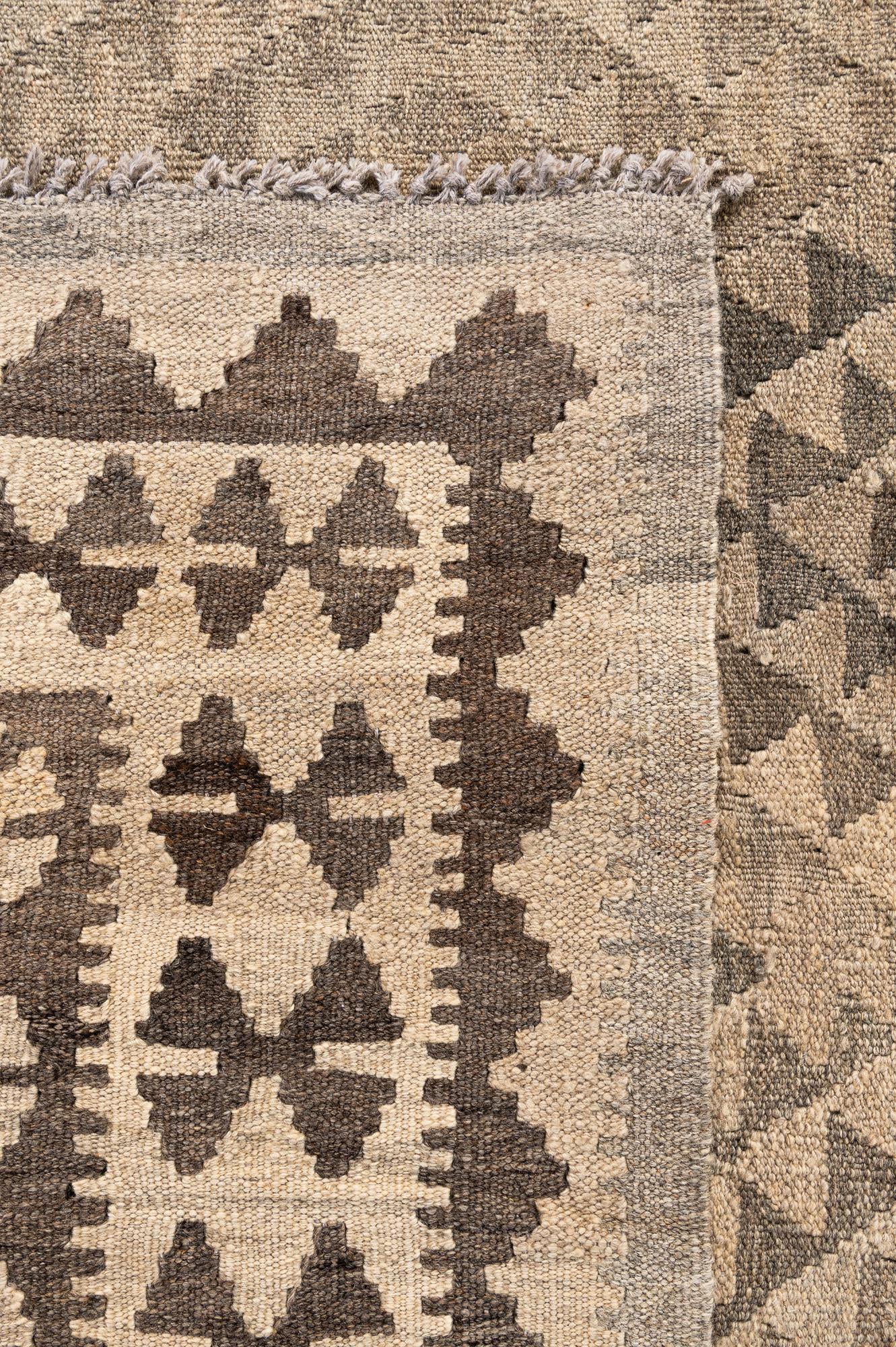5' 9 x 8' 7 Hand Woven Kilim Maymana Wool Rug