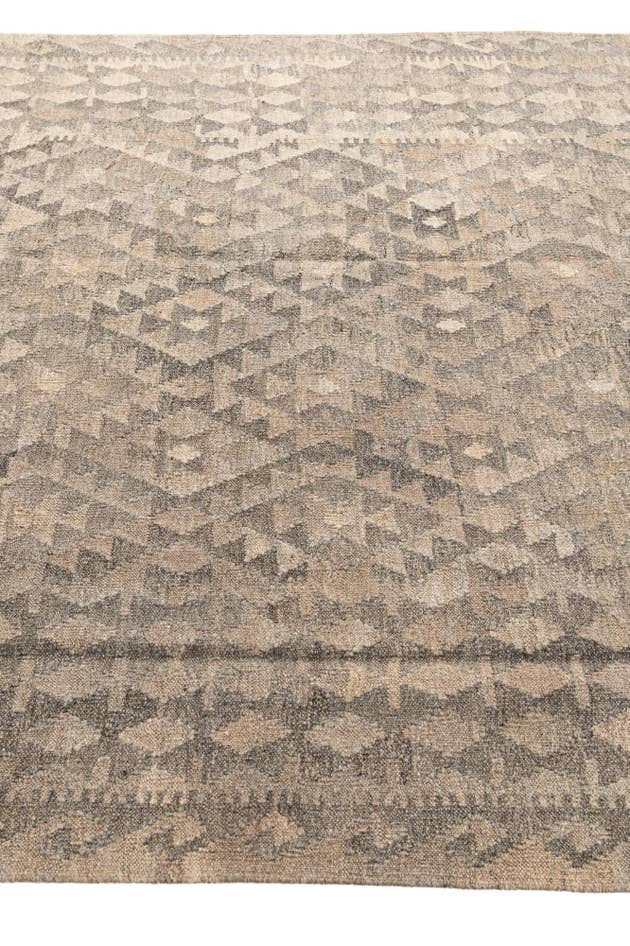 Detail image of 5' 10 x 7' 11 Hand Woven Kilim Maymana Wool Rug