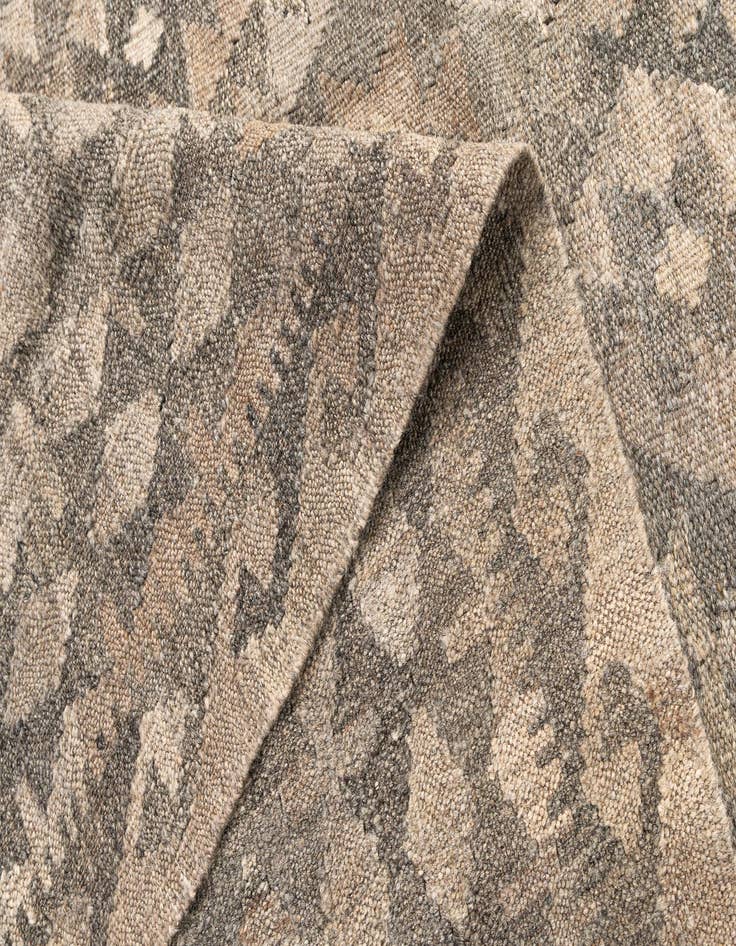 Detail image of 5' 10 x 7' 11  Hand Woven Kilim Maymana Wool Rug