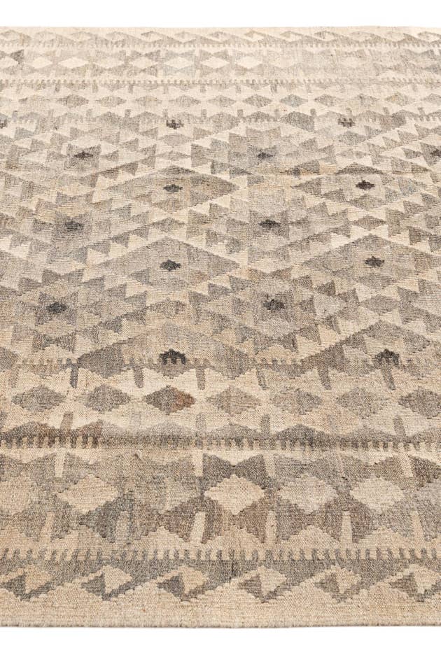 Detail image of 5' 11 x 7' 11 Hand Woven Kilim Maymana Wool Rug