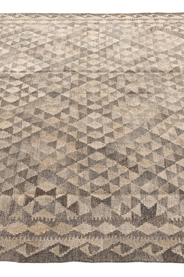 Detail image of 5' 9 x 7' 9 Hand Woven Kilim Maymana Wool Rug