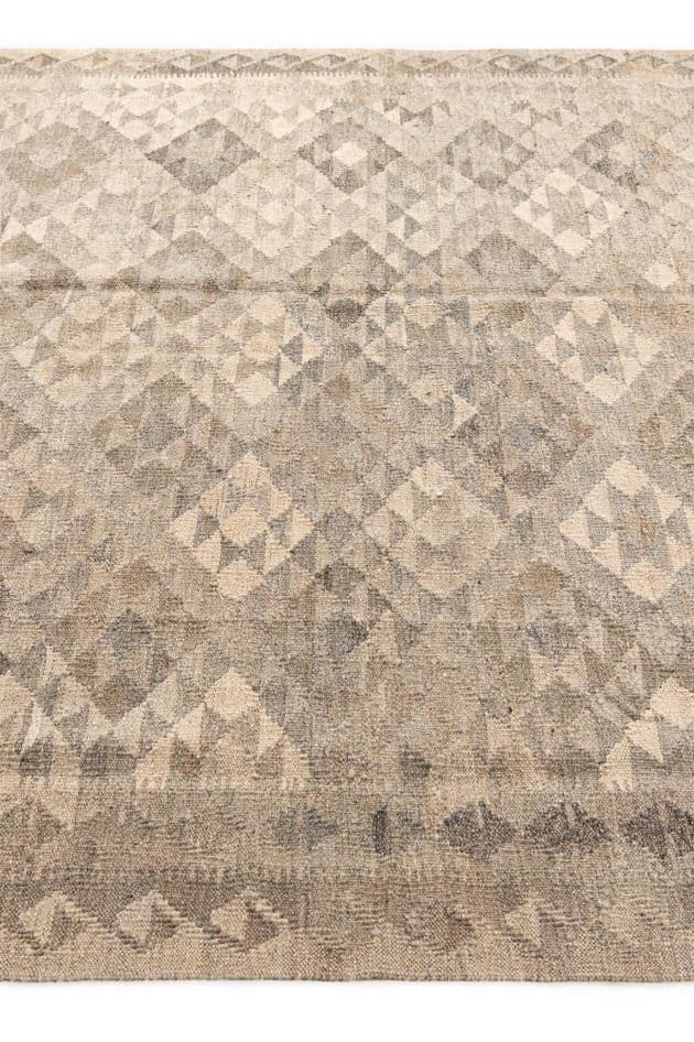 Detail image of 5' 10 x 8' Hand Woven Kilim Maymana Wool Rug