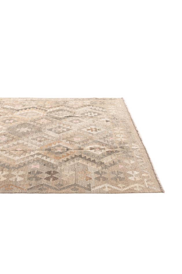 Detail image of 5' 9 x 7' 10 Hand Woven Kilim Maymana Wool Rug