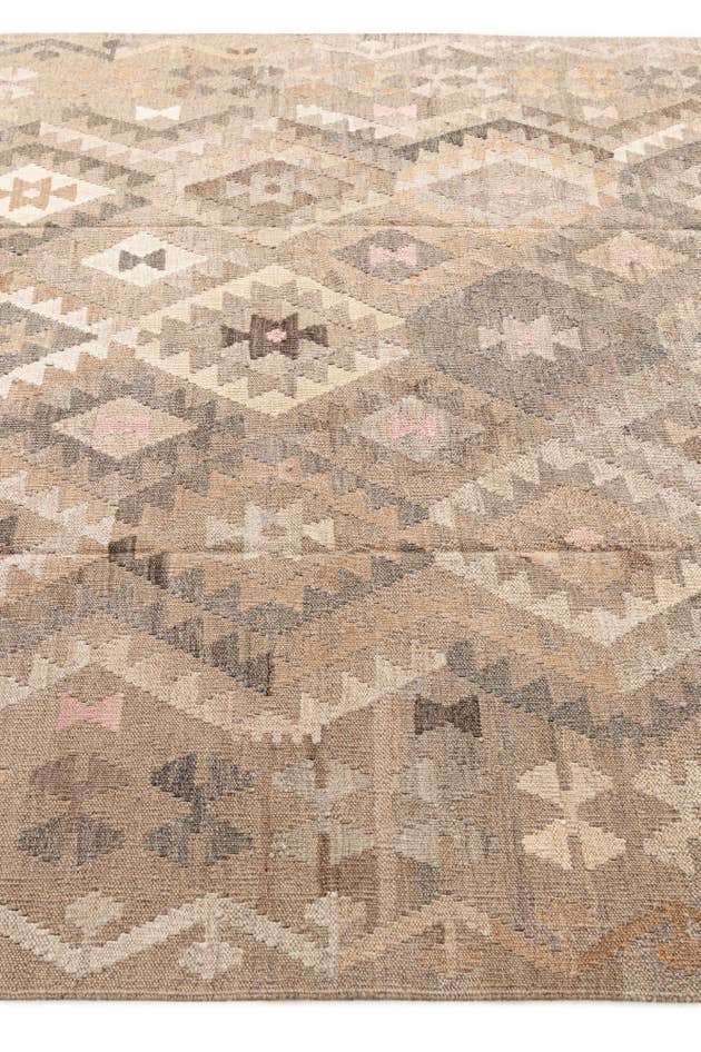 Detail image of 5' 9 x 7' 10 Hand Woven Kilim Maymana Wool Rug