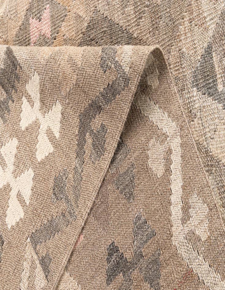 Detail image of 5' 9 x 7' 10  Hand Woven Kilim Maymana Wool Rug