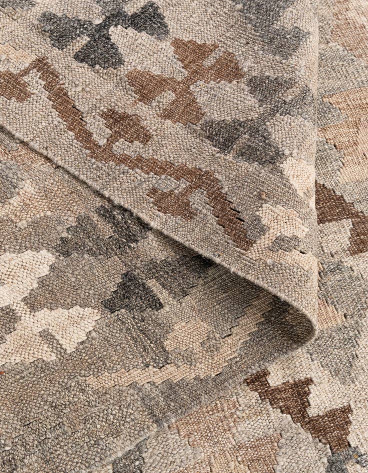 Detail image of 5' 9 x 8'  Hand Woven Kilim Maymana Wool Rug