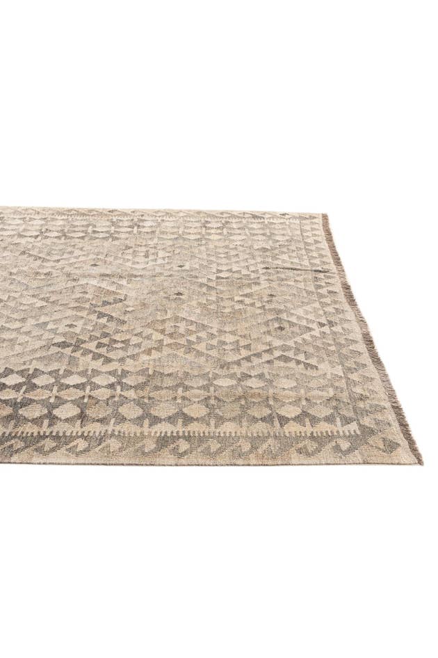 Detail image of 6' 1 x 8' Hand Woven Kilim Maymana Wool Rug