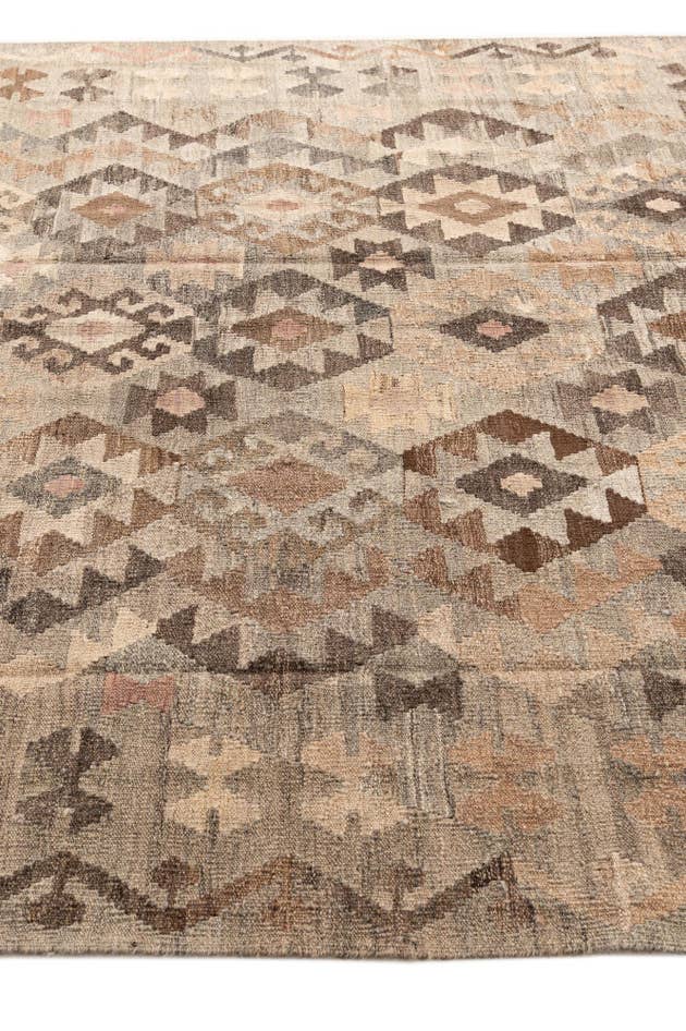 Detail image of 6' 2 x 8' Hand Knotted Kilim Maymana Wool Rug