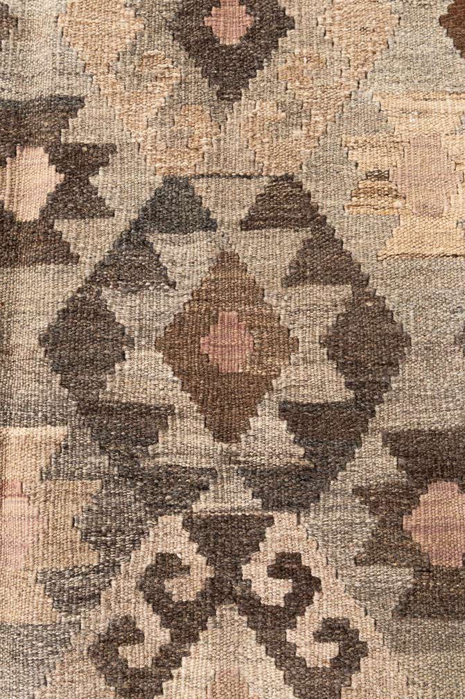 6' 2 x 8' Hand Knotted Kilim Maymana Wool Rug