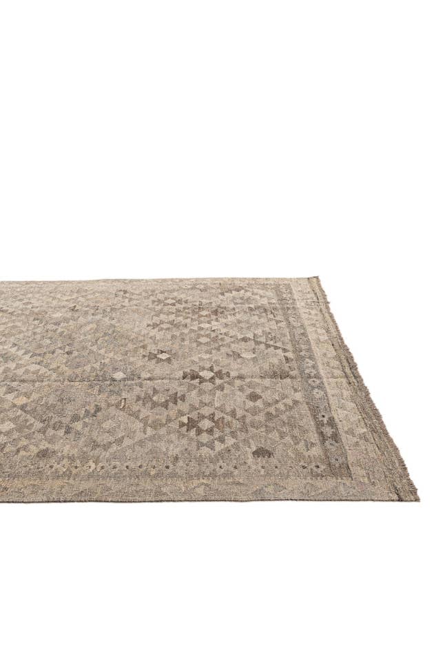 Detail image of 6' 2 x 9' 2 Hand Woven Kilim Maymana Wool Rug