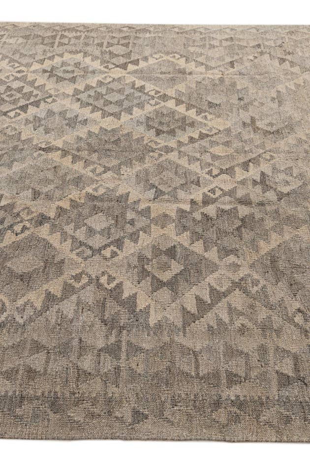 Detail image of 6' 4 x 9' 8 Hand Woven Kilim Maymana Wool Rug
