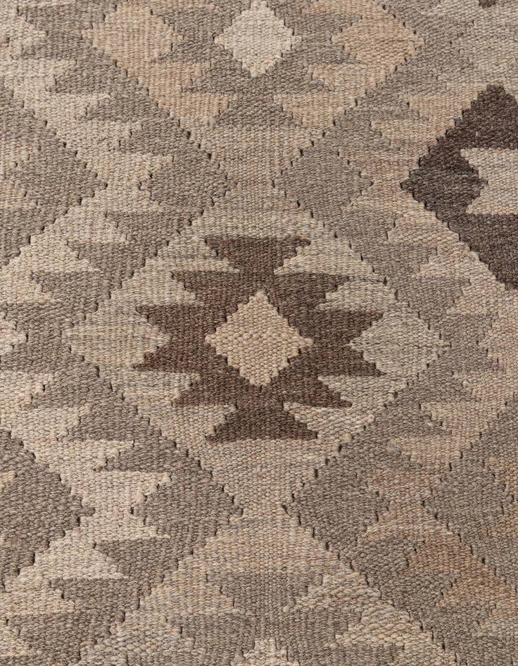 Detail image of 6' 6 x 9' 5  Hand Knotted Kilim Maymana Wool Rug