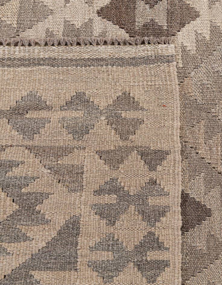 Detail image of 6' 6 x 9' 5  Hand Knotted Kilim Maymana Wool Rug