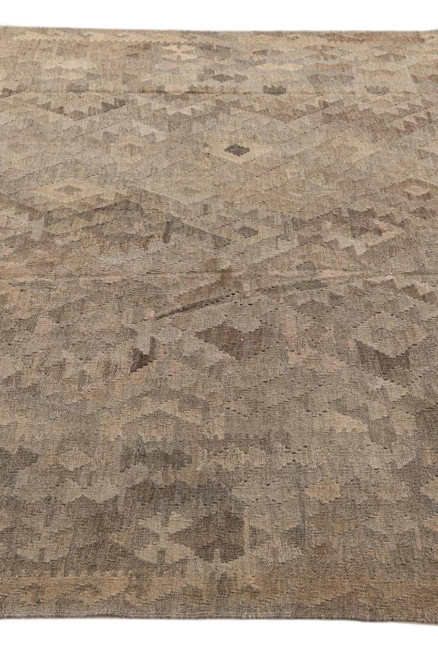 Detail image of 6' 8 x 9' 4 Hand Woven Kilim Maymana Wool Rug