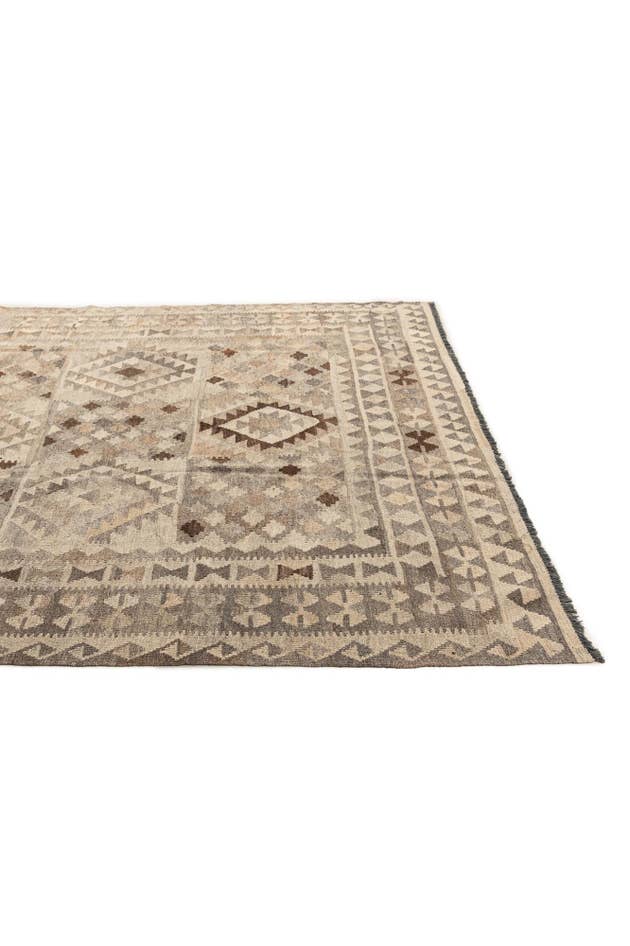 Detail image of 6' 6 x 9' 5 Hand Woven Kilim Maymana Wool Rug