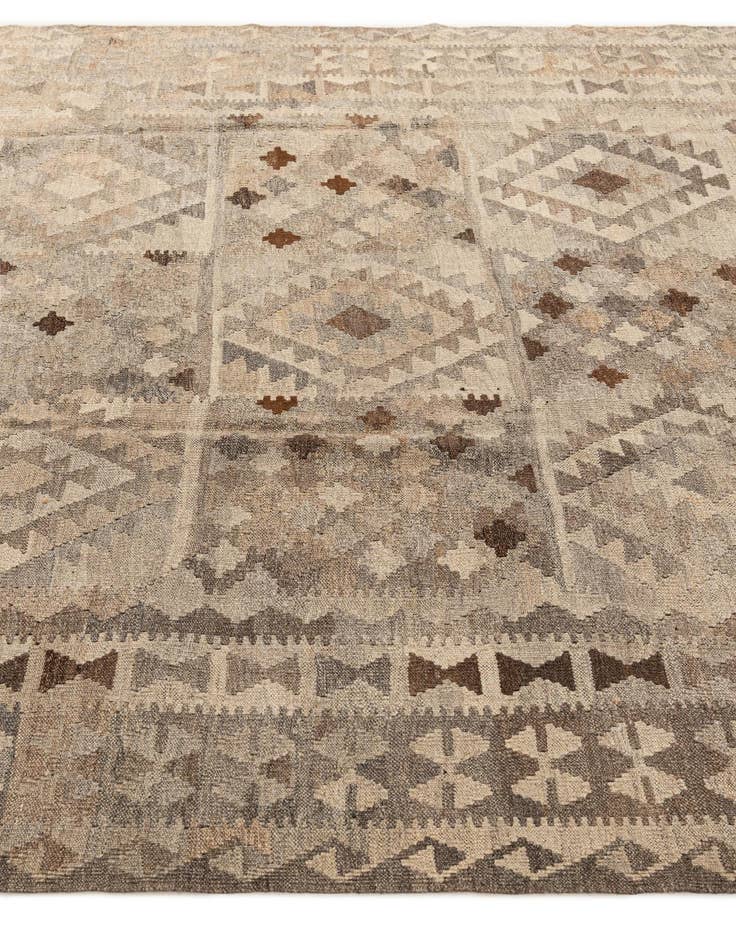 Detail image of 6' 6 x 9' 5  Hand Woven Kilim Maymana Wool Rug