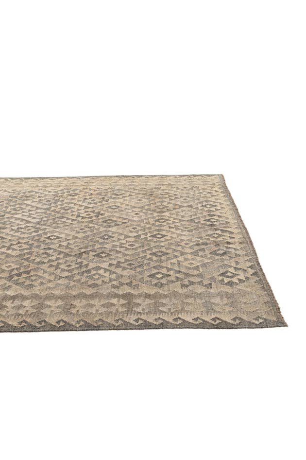 Detail image of 6' 8 x 9' 8 Hand Woven Kilim Maymana Wool Rug