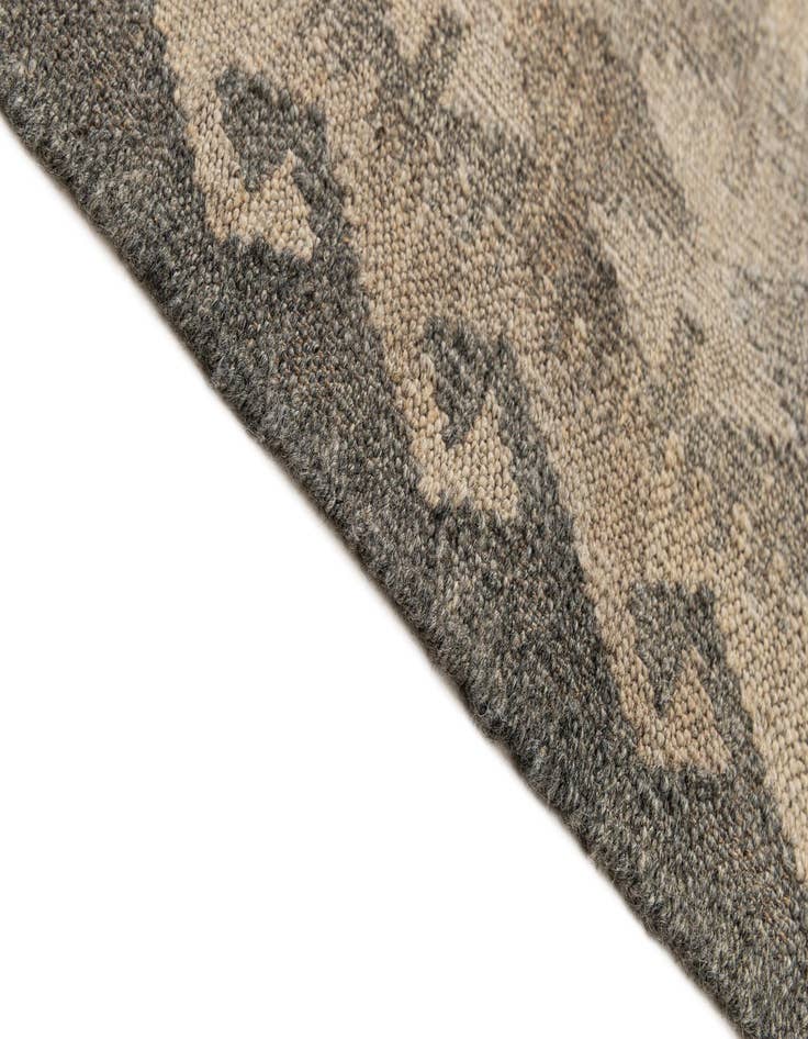 Detail image of 6' 8 x 9' 8  Hand Woven Kilim Maymana Wool Rug