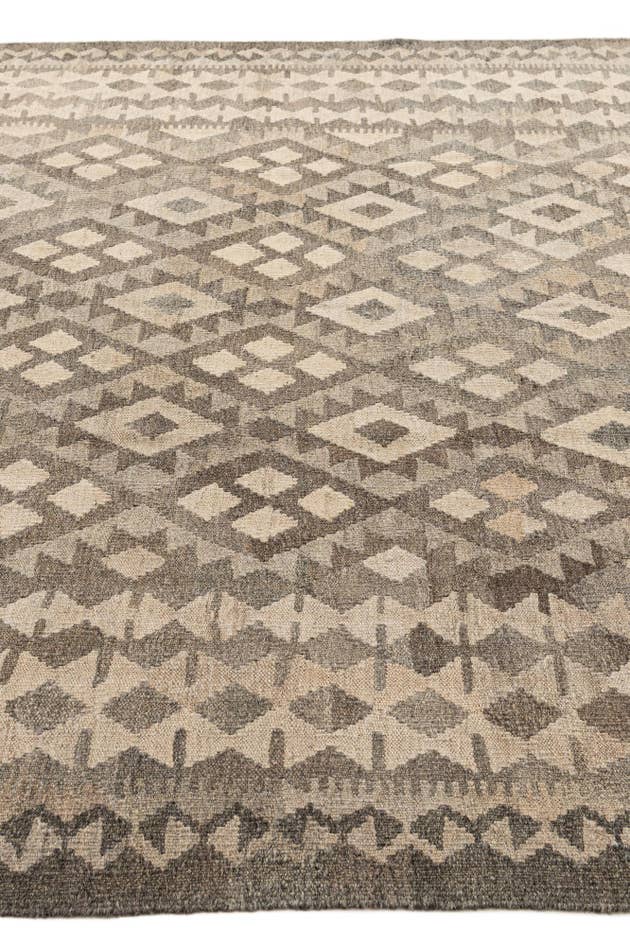 Detail image of 6' 9 x 9' 6 Hand Knotted Kilim Maymana Wool Rug