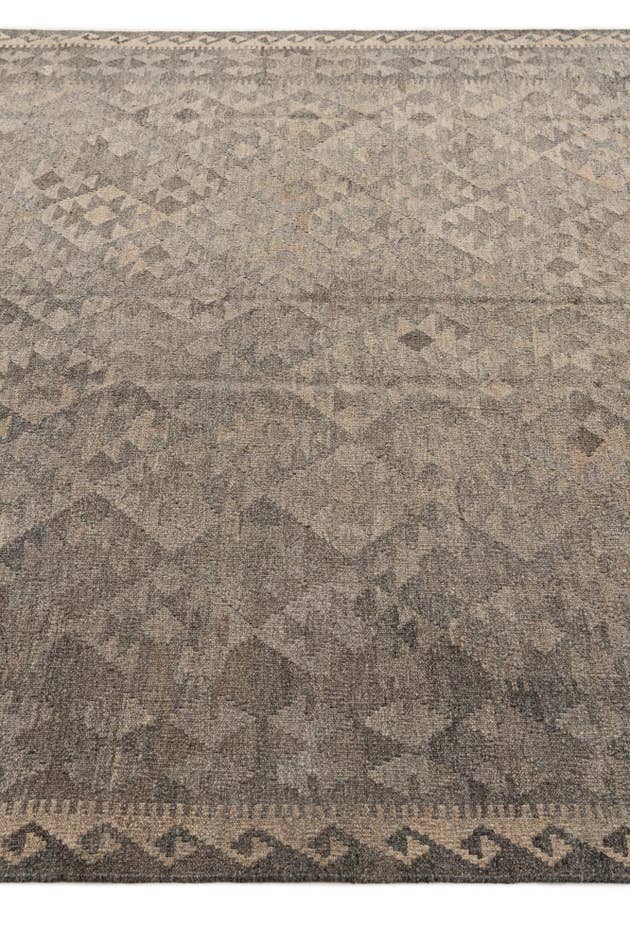 Detail image of 6' 8 x 9' 8 Hand Woven Kilim Maymana Wool Rug