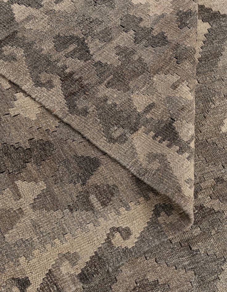 Detail image of 6' 6 x 9' 10  Hand Woven Kilim Maymana Wool Rug