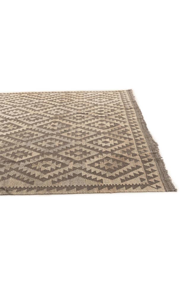 Detail image of 6' 8 x 9' 8 Hand Woven Kilim Maymana Wool Rug