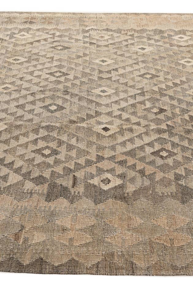 Detail image of 6' 9 x 9' 7 Hand Woven Kilim Maymana Wool Rug