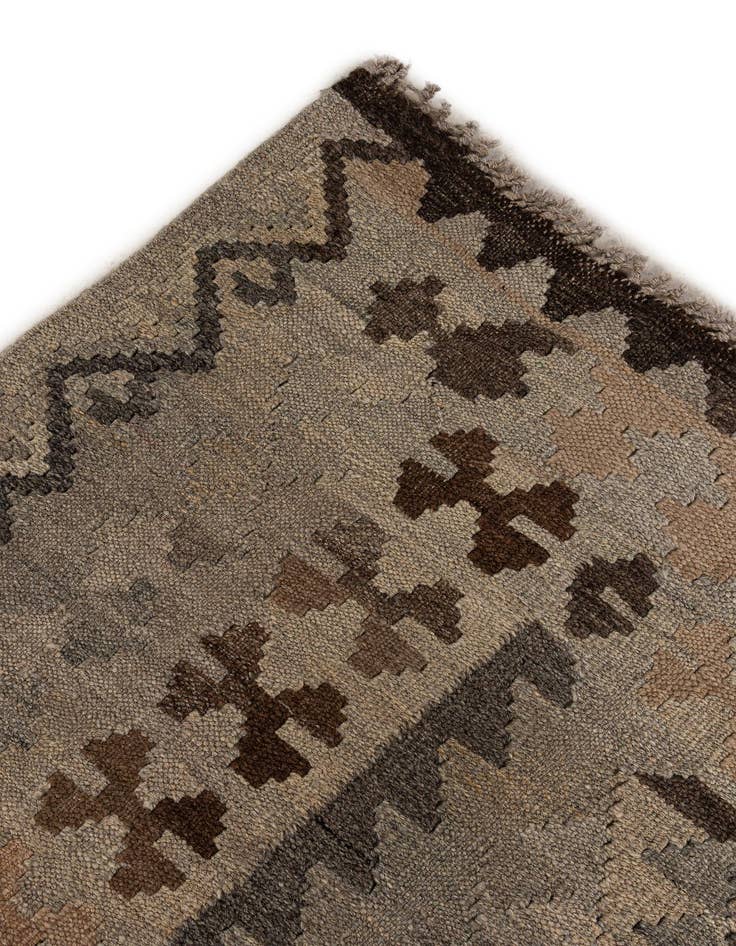 Detail image of 6' 9 x 9' 7  Hand Woven Kilim Maymana Wool Rug