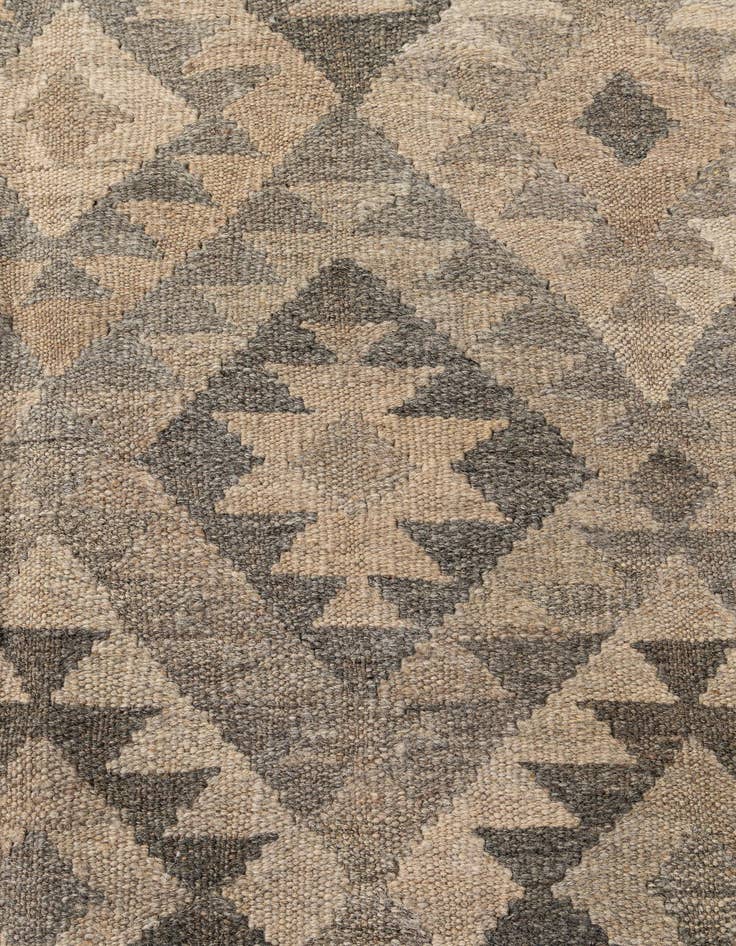 Detail image of 6' 6 x 9' 5  Hand Woven Kilim Maymana Wool Rug