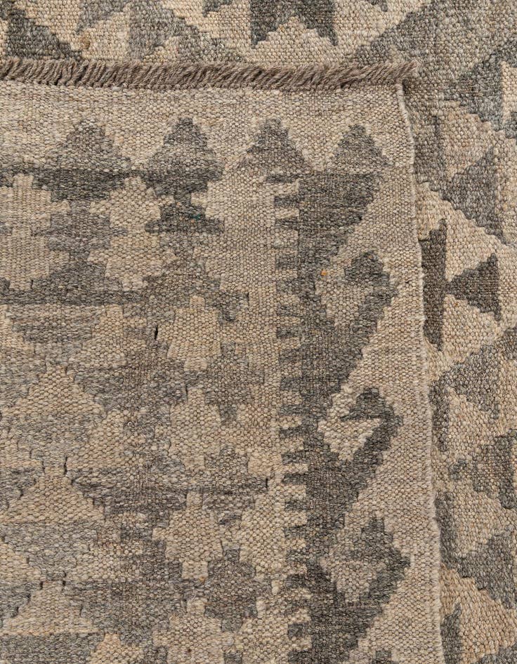 Detail image of 6' 6 x 9' 5  Hand Woven Kilim Maymana Wool Rug