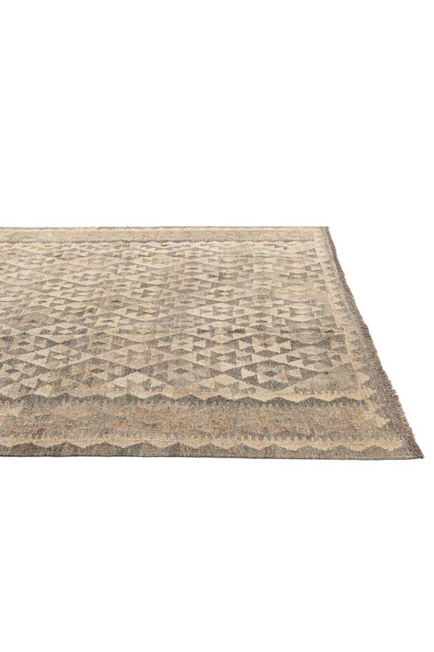 Detail image of 6' 7 x 9' 8 Hand Woven Kilim Maymana Wool Rug