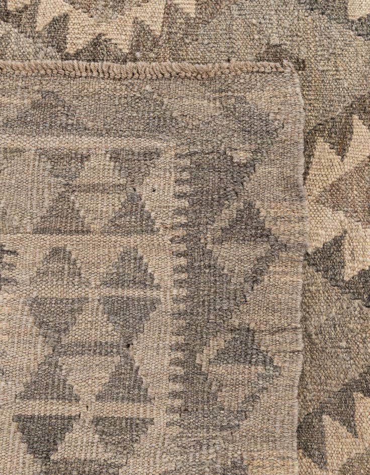 Detail image of 6' 8 x 9' 9  Hand Woven Kilim Maymana Wool Rug