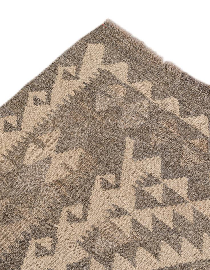 Detail image of 6' 9 x 9' 9  Hand Woven Kilim Maymana Wool Rug
