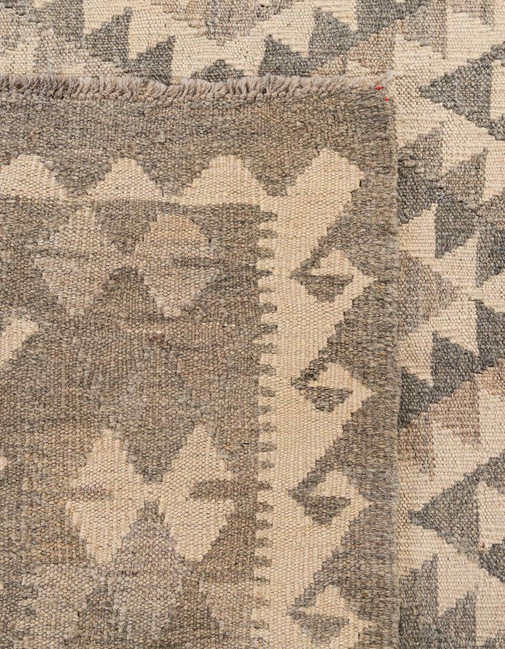 Detail image of 6' 9 x 9' 9  Hand Woven Kilim Maymana Wool Rug