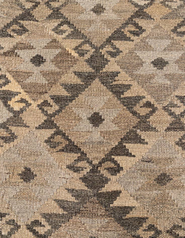 Detail image of 6' 8 x 9' 8  Hand Woven Kilim Maymana Wool Rug