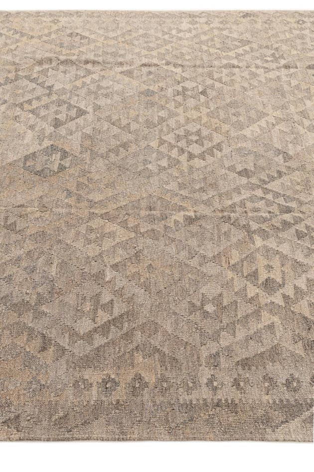 Detail image of 6' 8 x 9' 9 Hand Woven Kilim Maymana Wool Rug