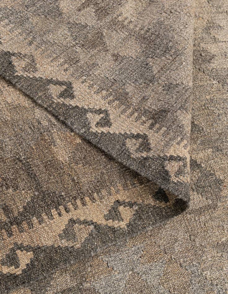 Detail image of 6' 7 x 9' 8  Hand Woven Kilim Maymana Wool Rug