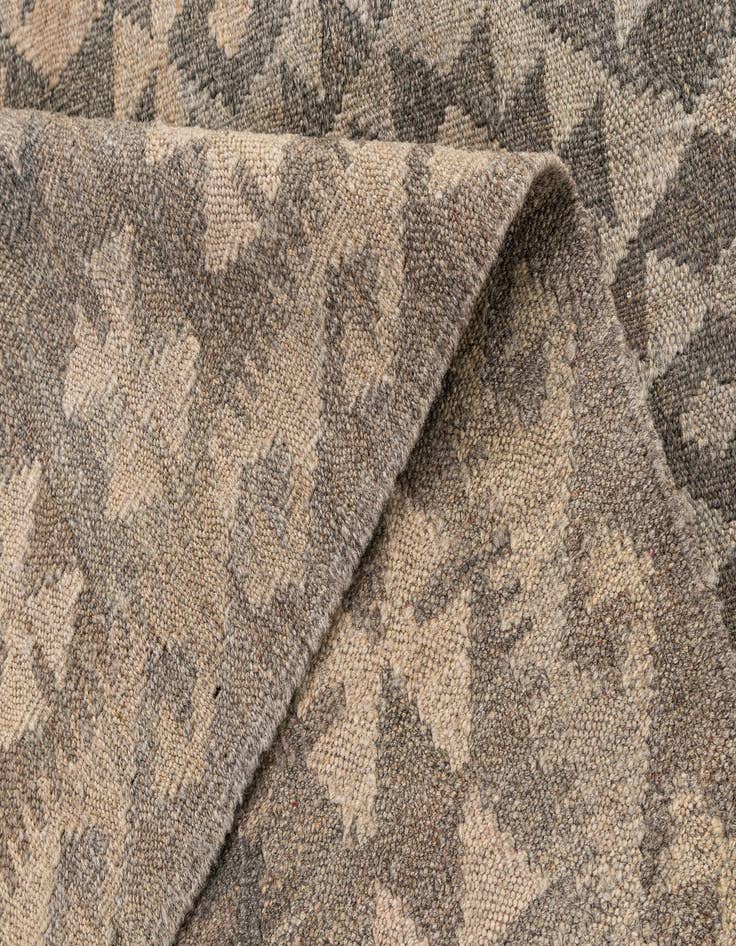 Detail image of 6' 8 x 9' 8  Hand Woven Kilim Maymana Wool Rug