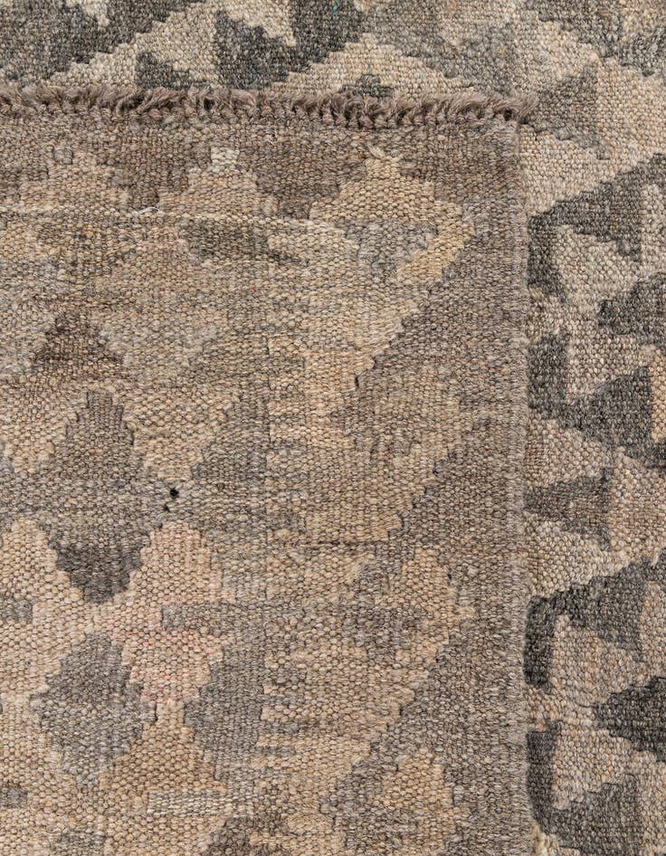 Detail image of 6' 8 x 9' 8  Hand Woven Kilim Maymana Wool Rug