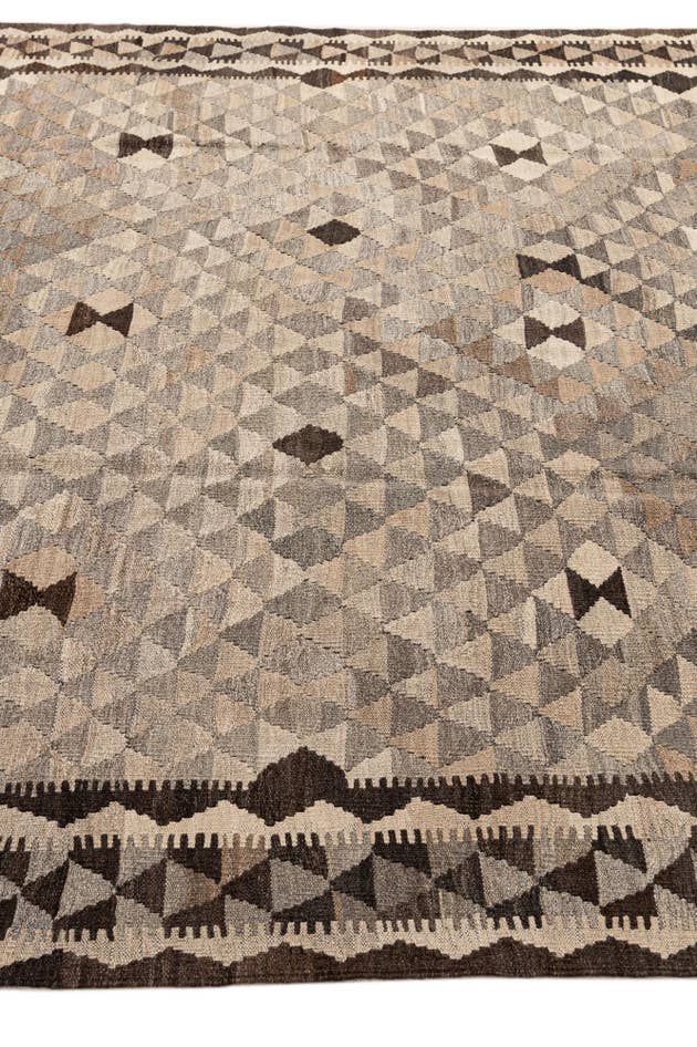 Detail image of 6' 9 x 9' 6 Hand Woven Kilim Maymana Wool Rug