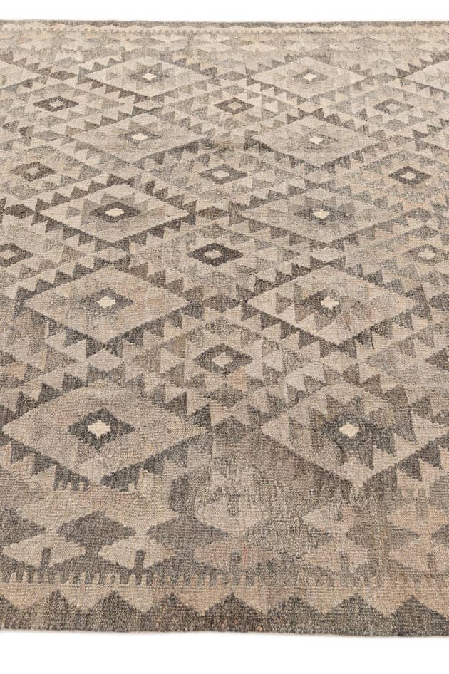 Detail image of 6' 10 x 9' 8 Hand Woven Kilim Maymana Wool Rug
