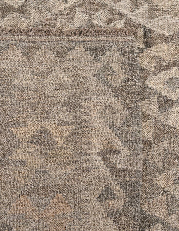 Detail image of 6' 8 x 9' 8  Hand Woven Kilim Maymana Wool Rug