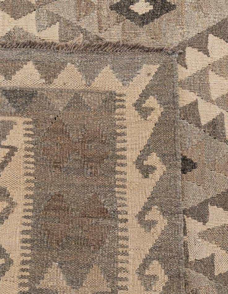 Detail image of 6' 8 x 9' 8  Hand Woven Kilim Maymana Wool Rug