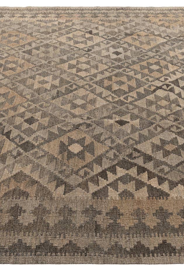 Detail image of 6' 4 x 9' 8 Hand Woven Kilim Maymana Wool Rug